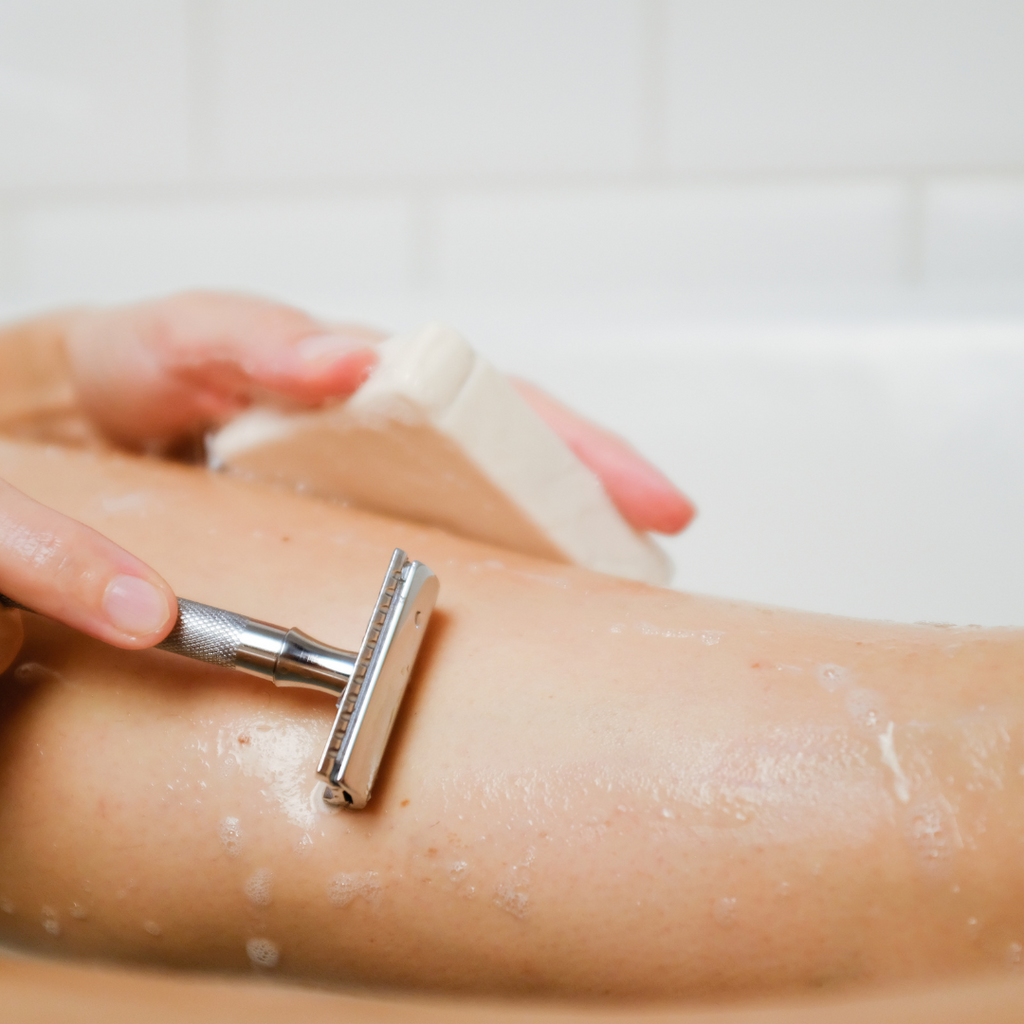 Rasierhobel | aus Metall, rostfrei | mit günstigen Klingen | unisex | Gesicht + Körper + Intimbereich ∴ therefore beauty