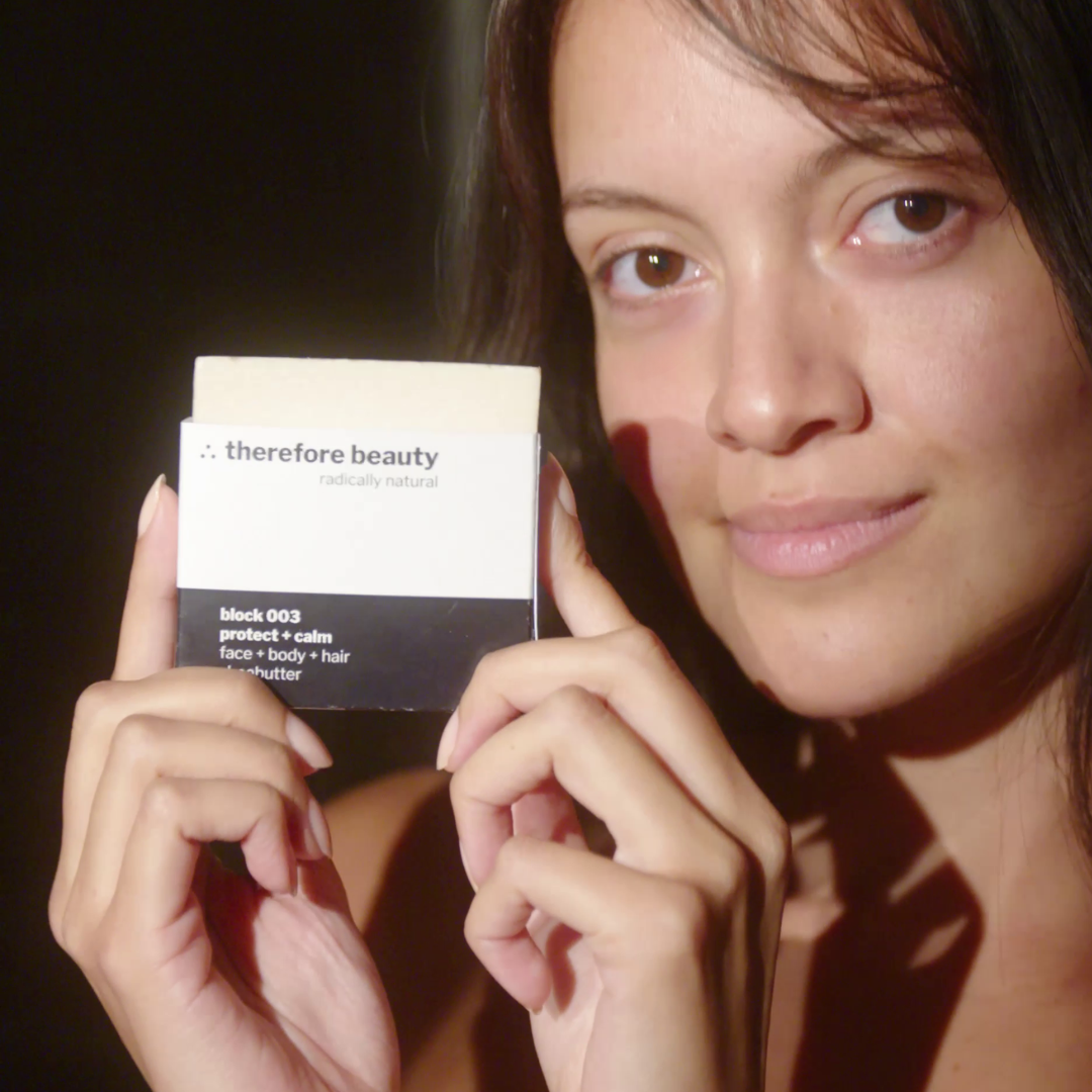 block 003 — schützende Pflegeseife mit Sheabutter | 3‑in‑1 für Gesicht, Körper & Haare ∴ therefore beauty