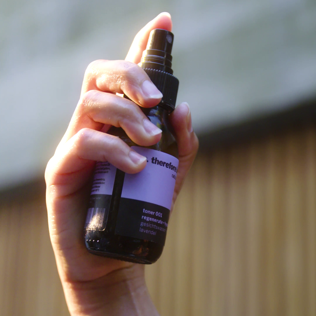 toner 001 —  Hydratisierung und Beruhigung für Haut + Haar nach der Reinigung ∴ therefore beauty